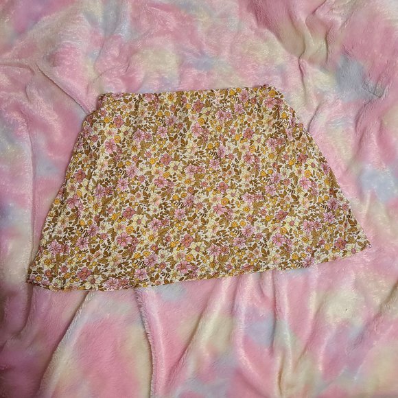 Large Forever 21 floral skirt - Picture 2 of 3